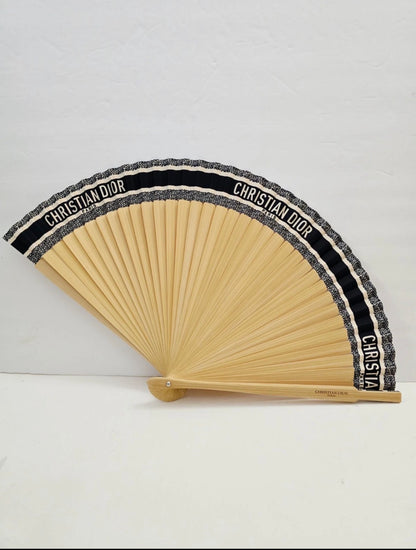 Riviera folding fan