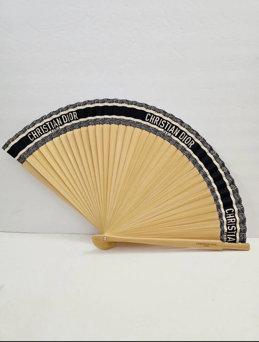 Riviera folding fan